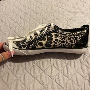 Coach Animal Print Low Top Sneakers Size 8! In GREAT shape! Barely worn! Comfy!